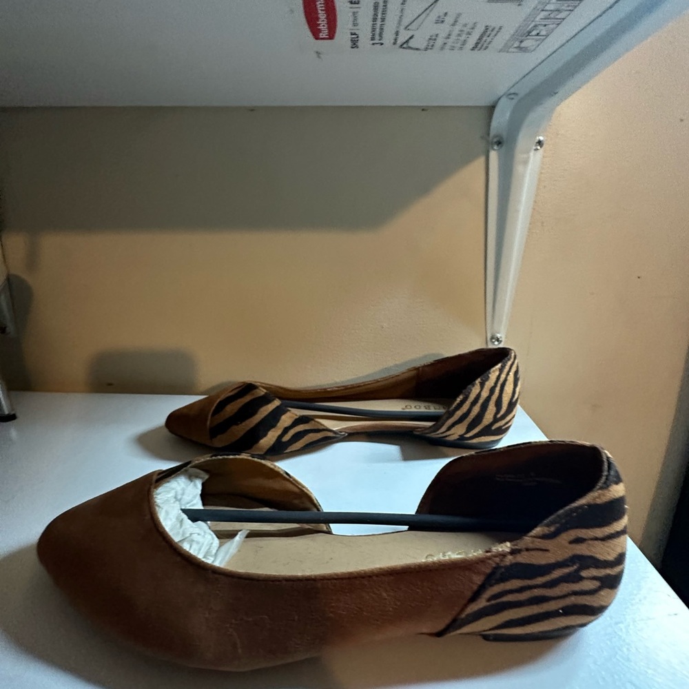 Flats - Picture 3 of 5